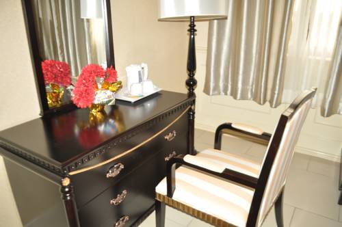 hotel Le Royal Heliconia Bongoville
