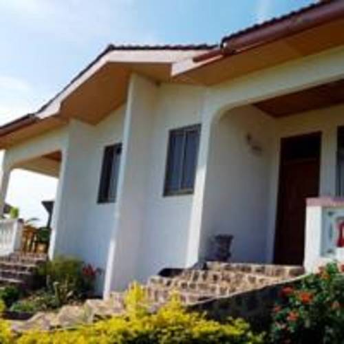 hotel Brenu Beach Lodge