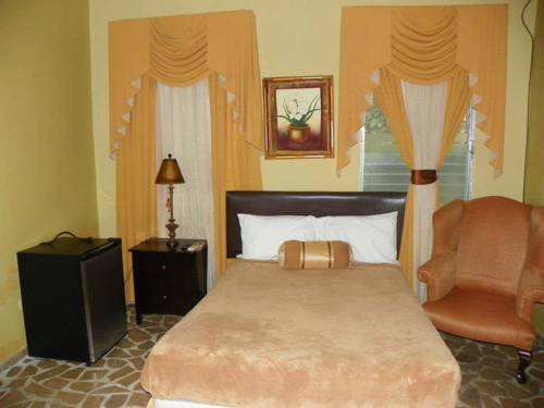 hotel Tres Banderas Lodging