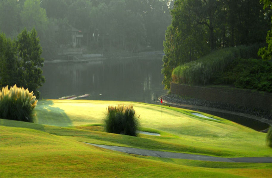 River Hills Country Club cover picture