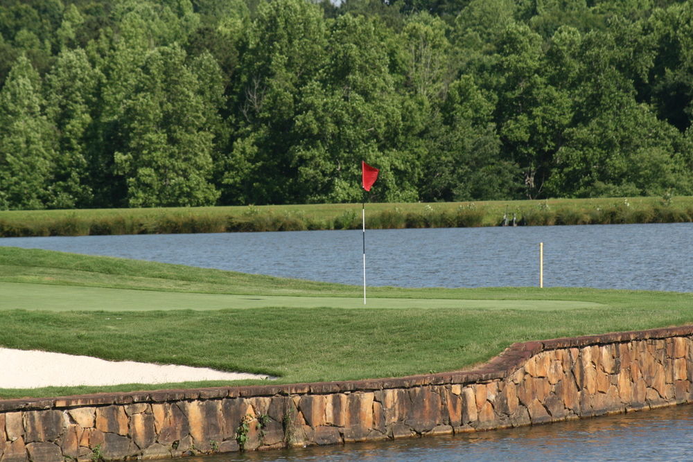 Royal Lakes Golf and Country Club cover picture