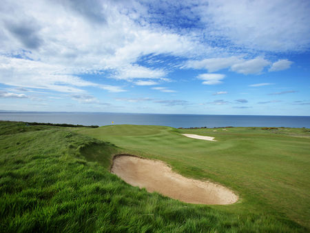 Golf post media