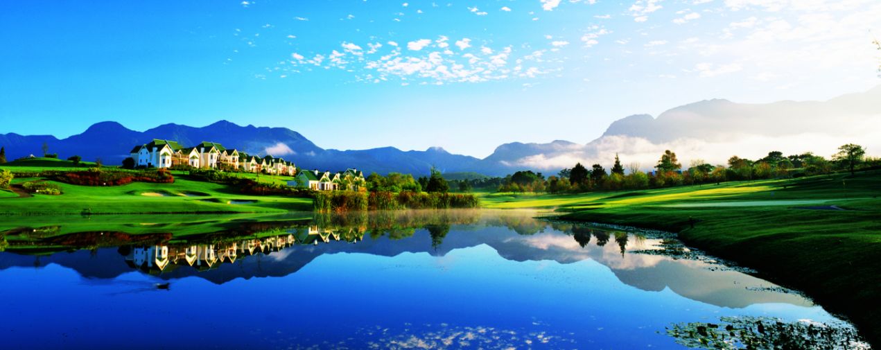 Golf post media