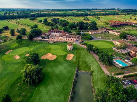 Golf post media