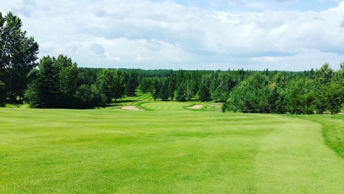 Smoky Lake Town and Country Golf Club cover picture