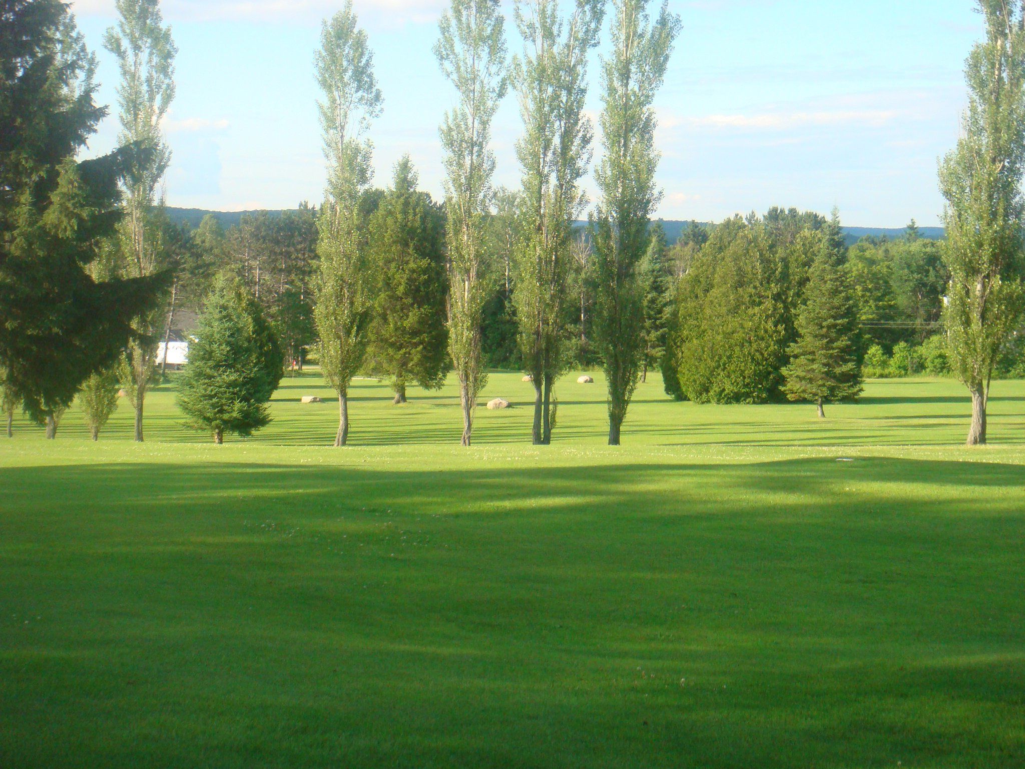 Ten Gables Golf Inn cover picture