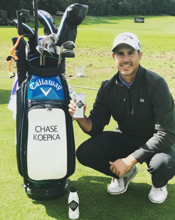 Golf post media
