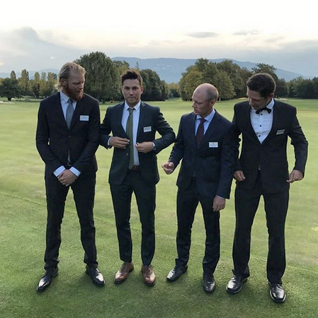 Golf post media
