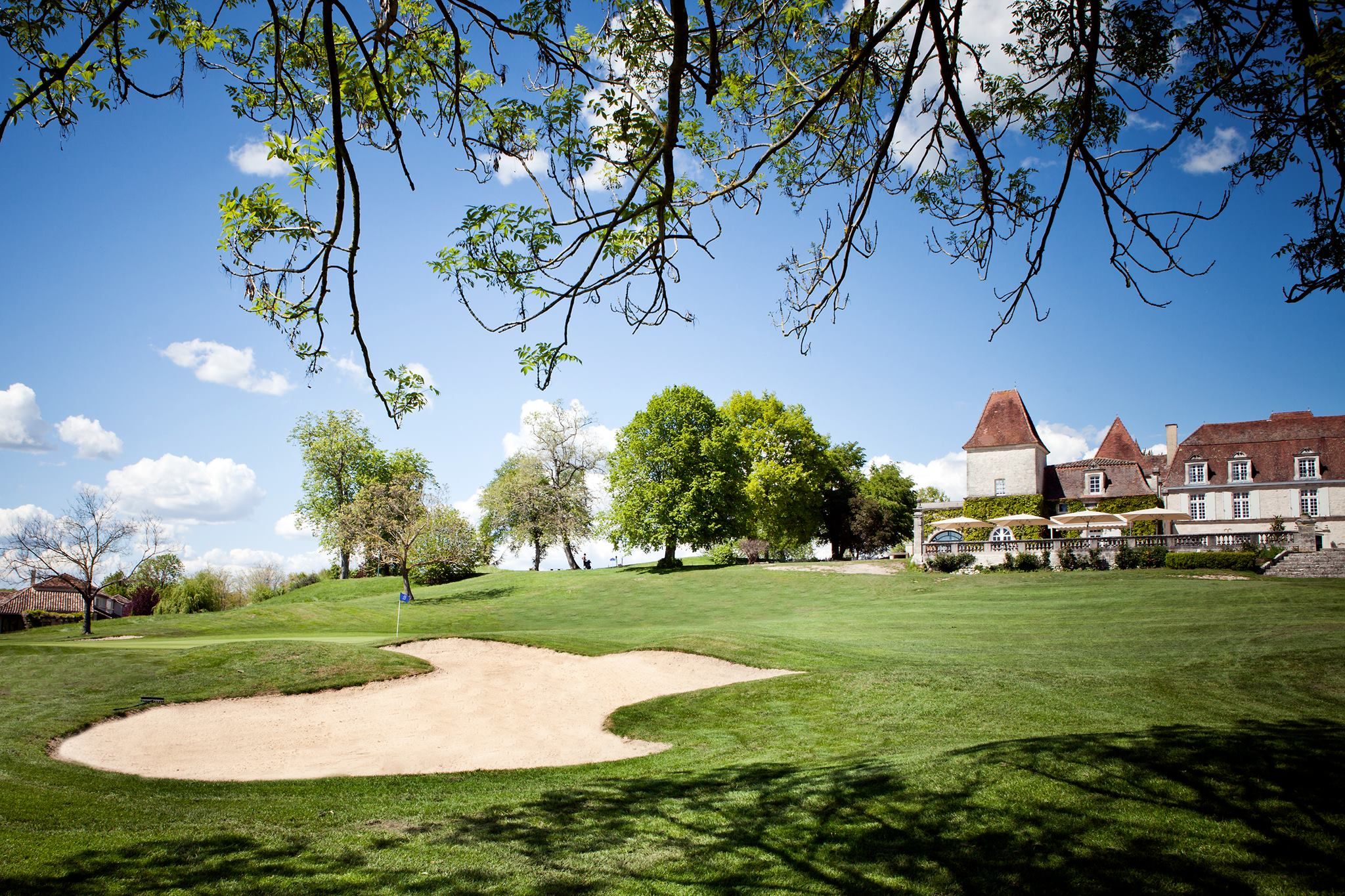 Golf post media