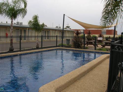 Overlander Hotel Motel cover picture