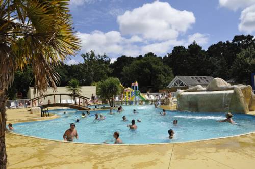 Camping Le Chateau du Petit Bois cover picture