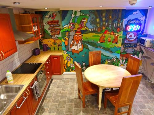 Igloo Backpackers Hostel & Annexe cover picture