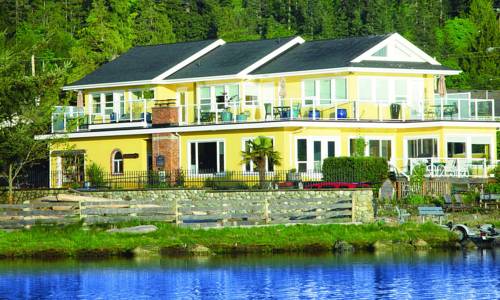 Birds of a Feather Ocean Lagoon Victoria B&B & Vacation Rental cover picture