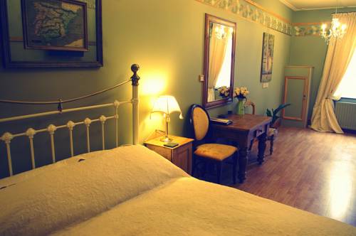 Crown House Suites cover picture