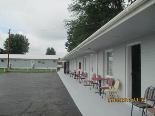Great Lakes Motel cover picture