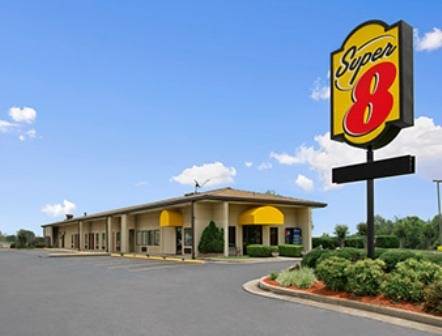 Super 8 Tupelo cover picture
