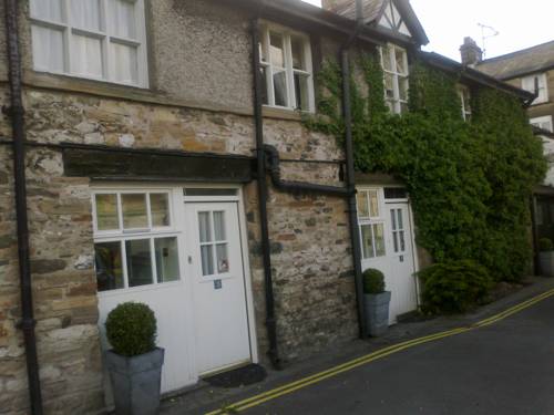 Kings Arms Hotel cover picture