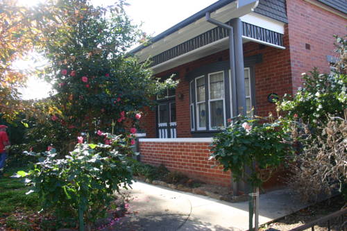 Executive Cottages Albury Cover Picture