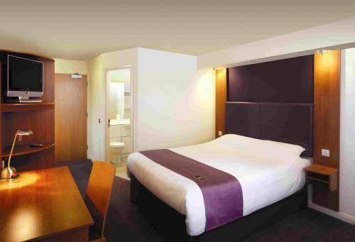 Premier Inn Bolton (Stadium) cover picture