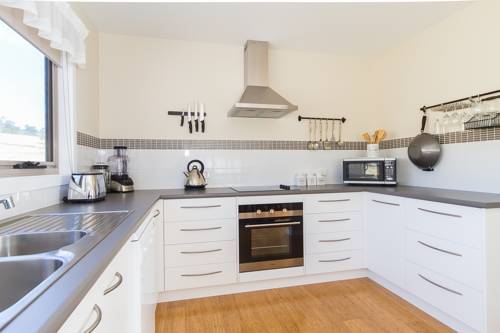 Catherine Lodge Farm Gate Cottages cover picture