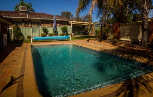 Junction Motor Inn Cover Picture