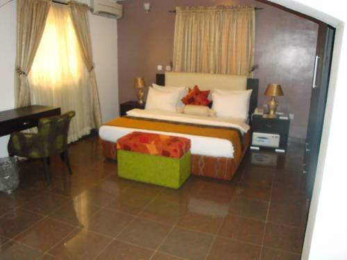 Suru Express Hotel GRA cover picture