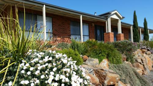 Lazy Days Estate Farmstay B & B Cover Picture
