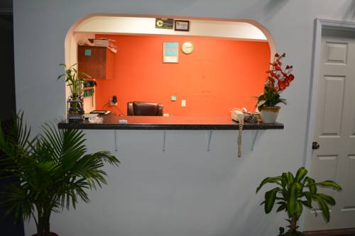 Bloomer Inn & Suites cover picture