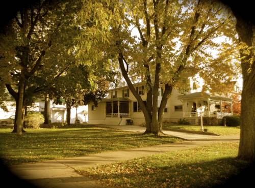 Carriage House Bed & Breakfast cover picture