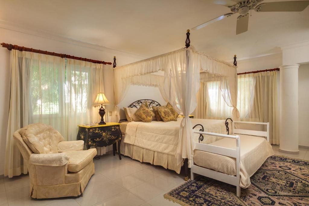 Five-Bedroom Villa room