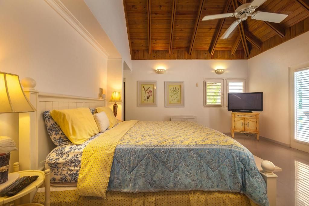 Five-Bedroom Villa room