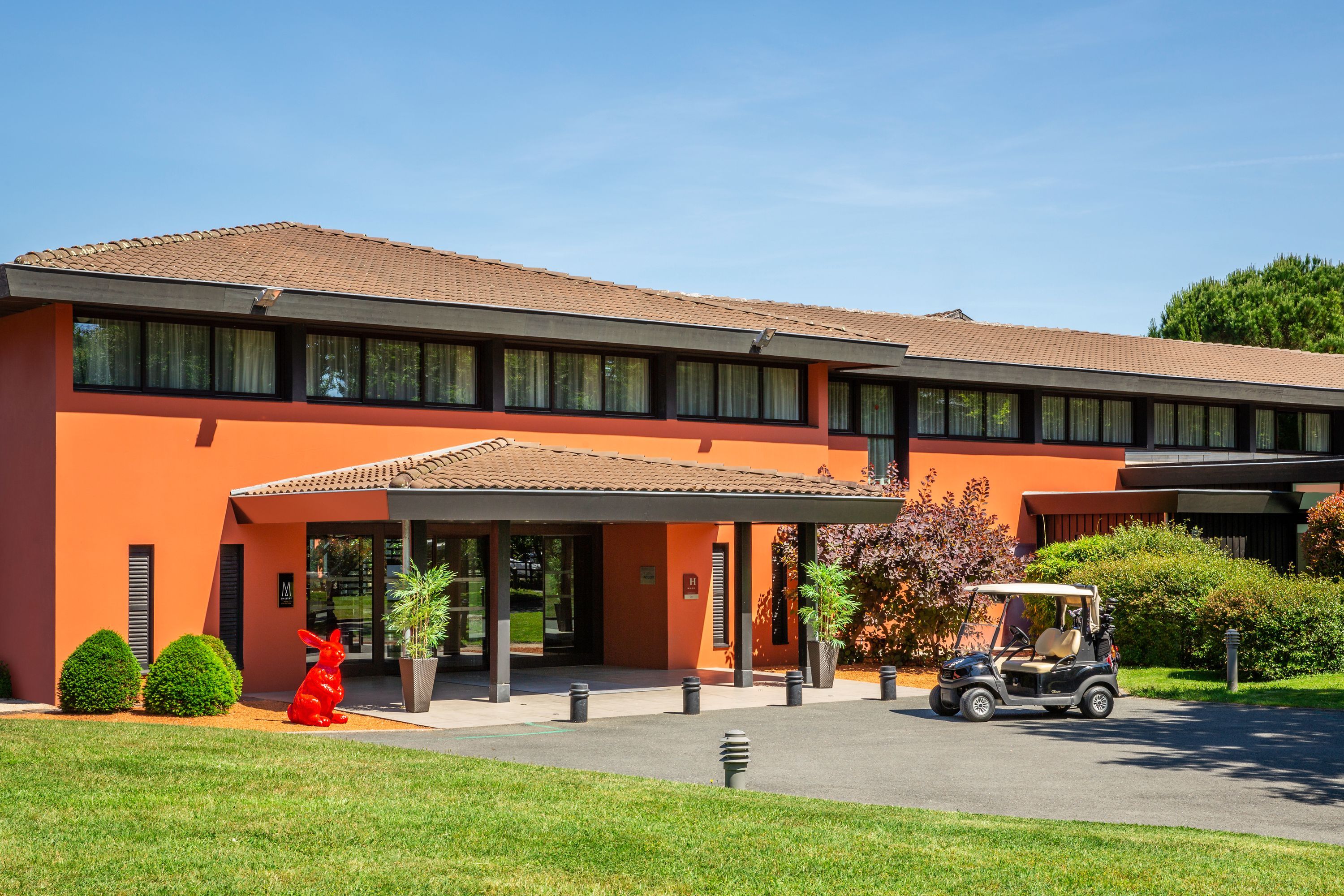 Fairways and Vineyards: 5-Day Golf Adventure in Bordeaux package cover picture