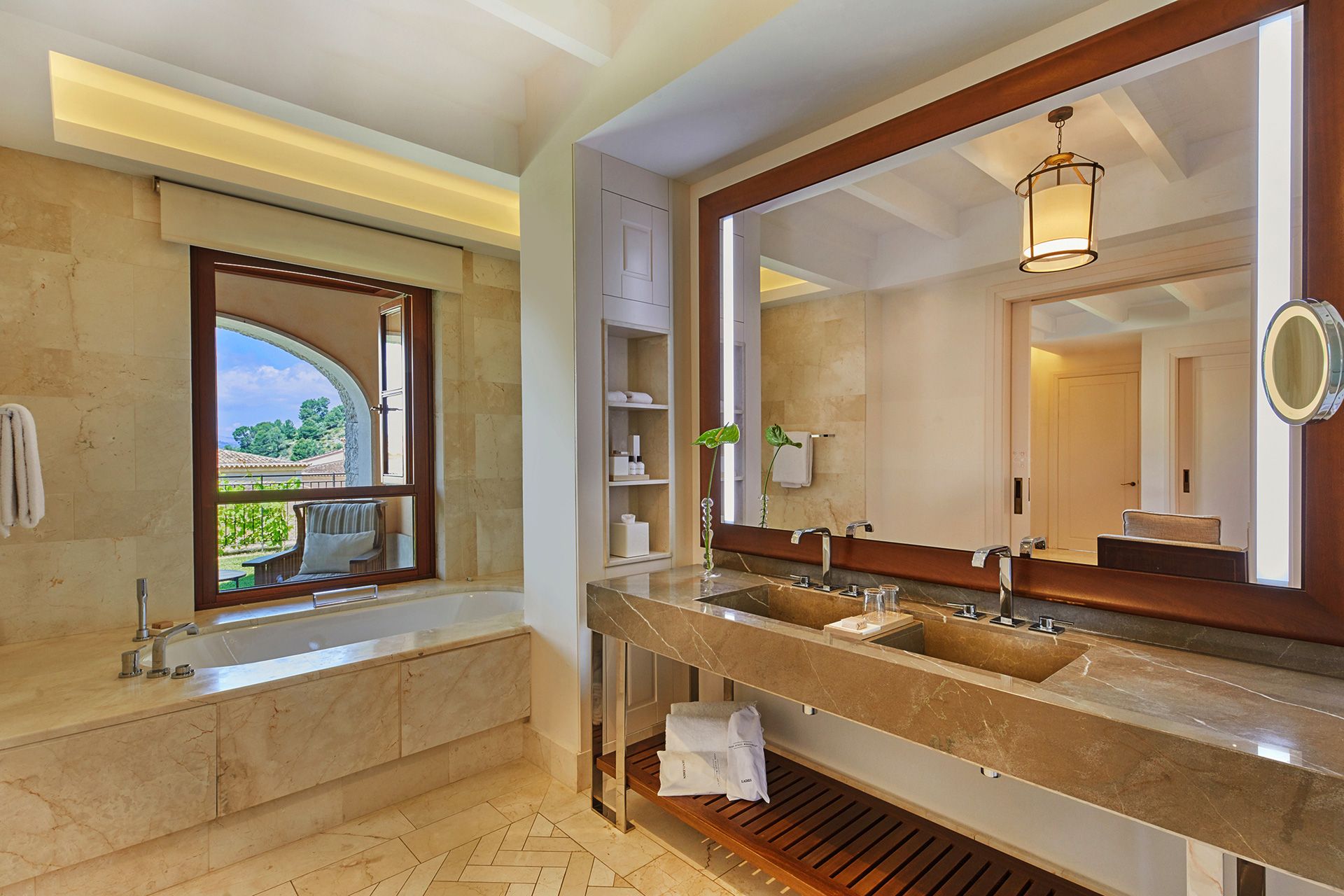 Grand Suite Garden View room
