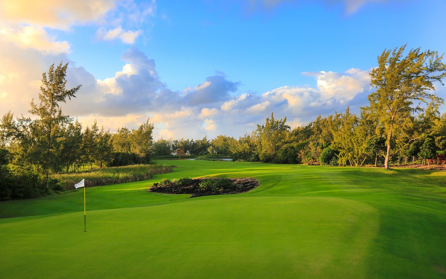 Exotic Golf & Stay Package package cover picture