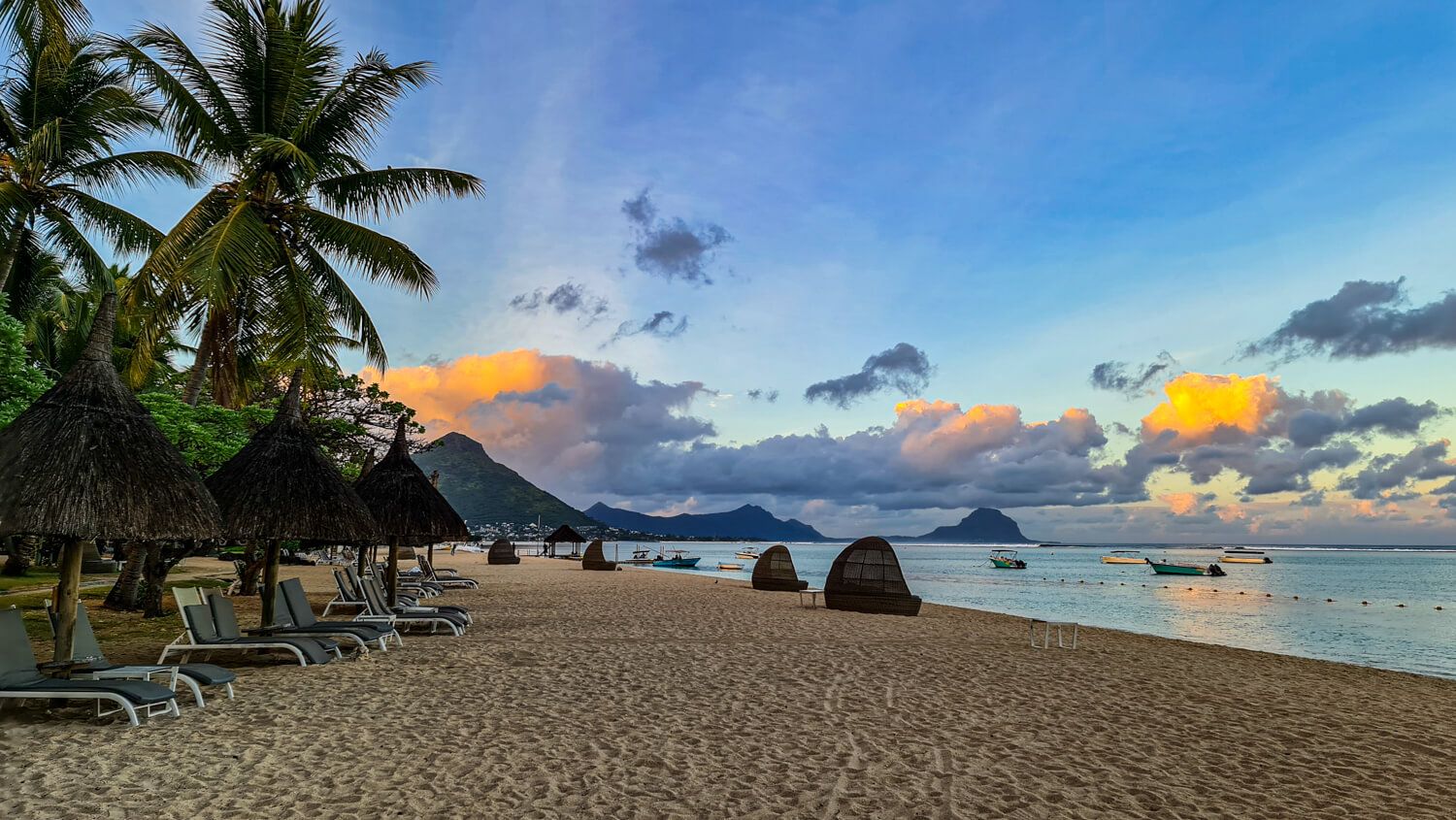 Travel package cover picture