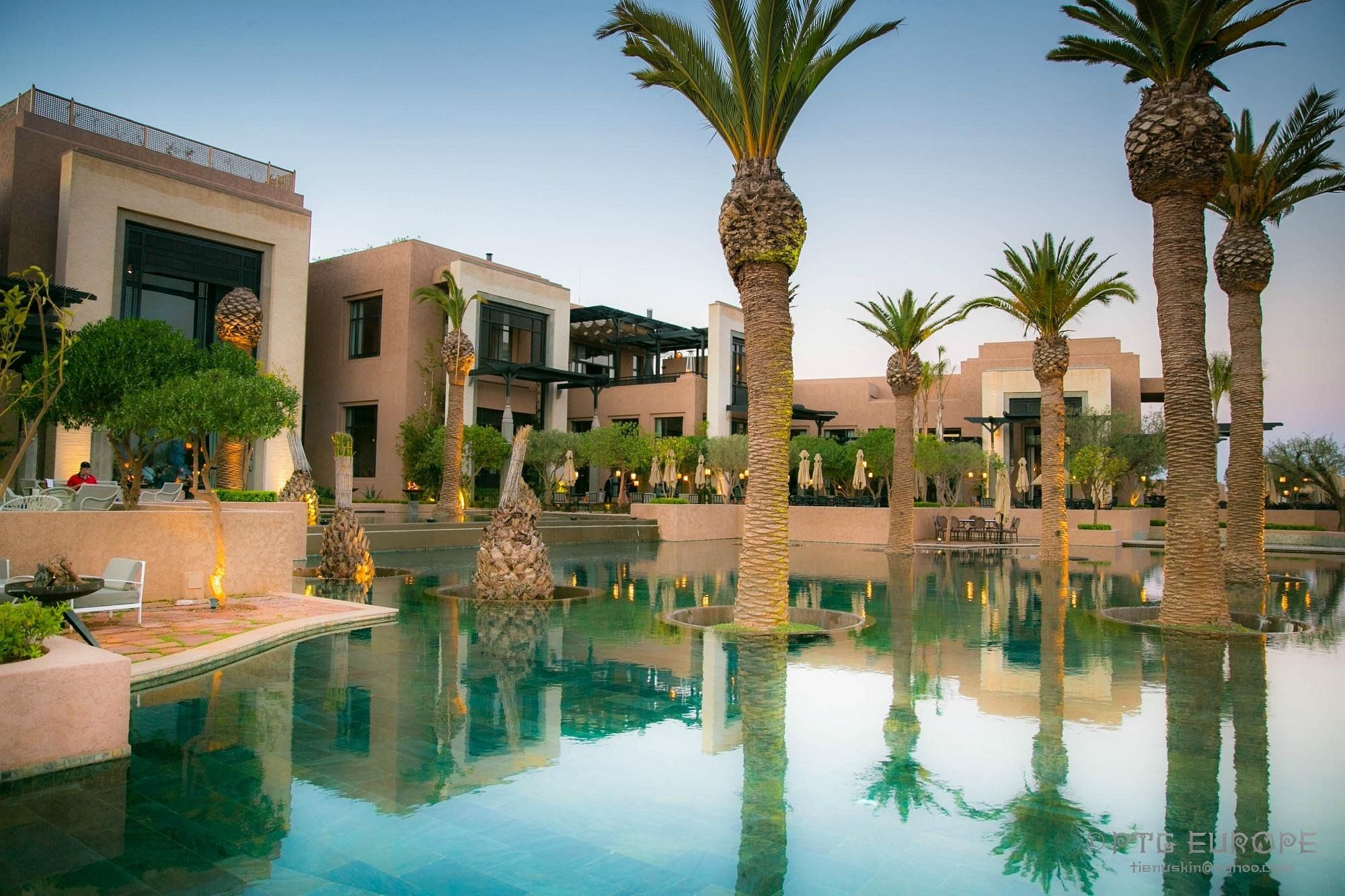 Travel package cover picture