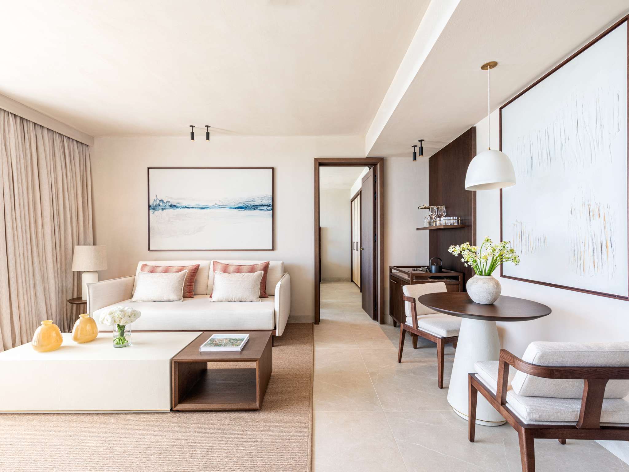 One-Bedroom Signature Sea View Pool King Suite room