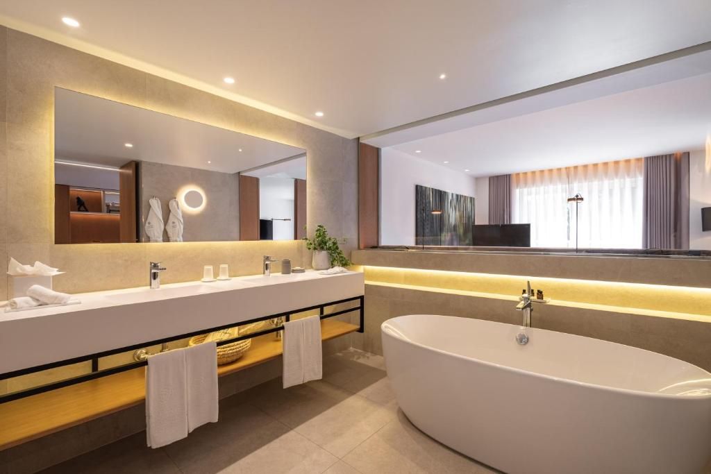 Signature Suite room