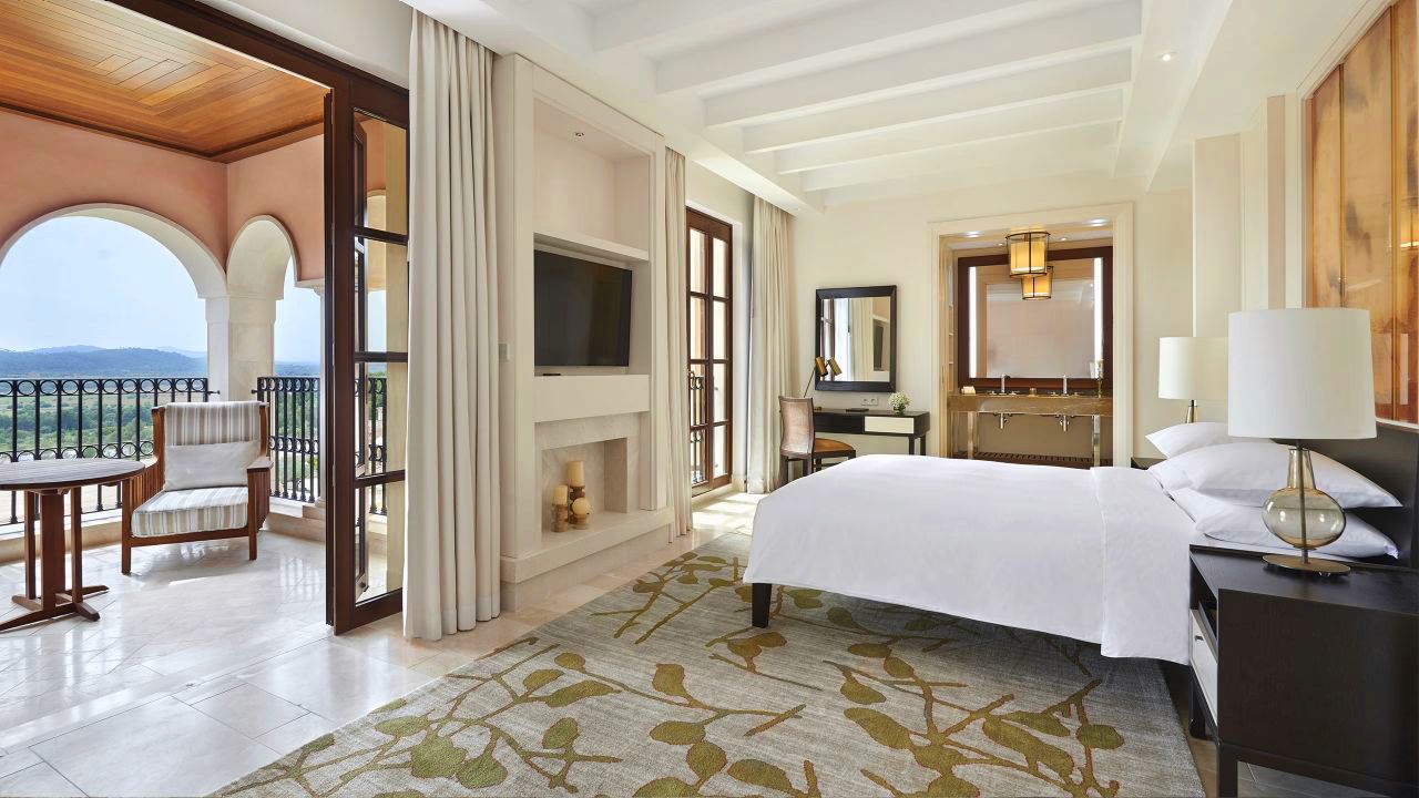 Junior Suite Resort View room