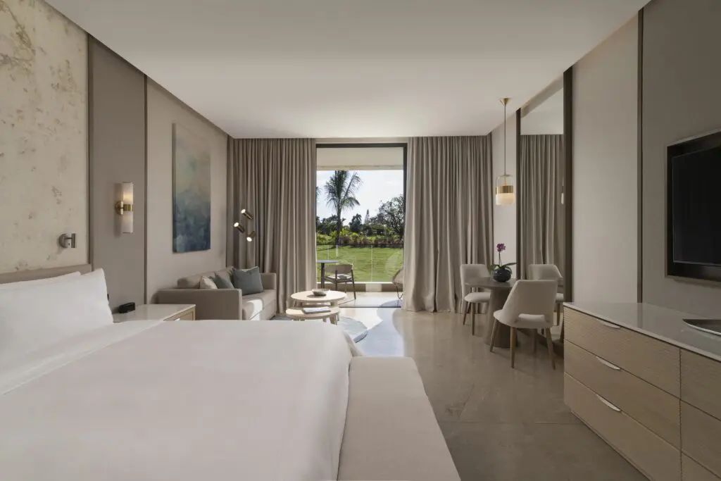 Premier Jr. Suite room