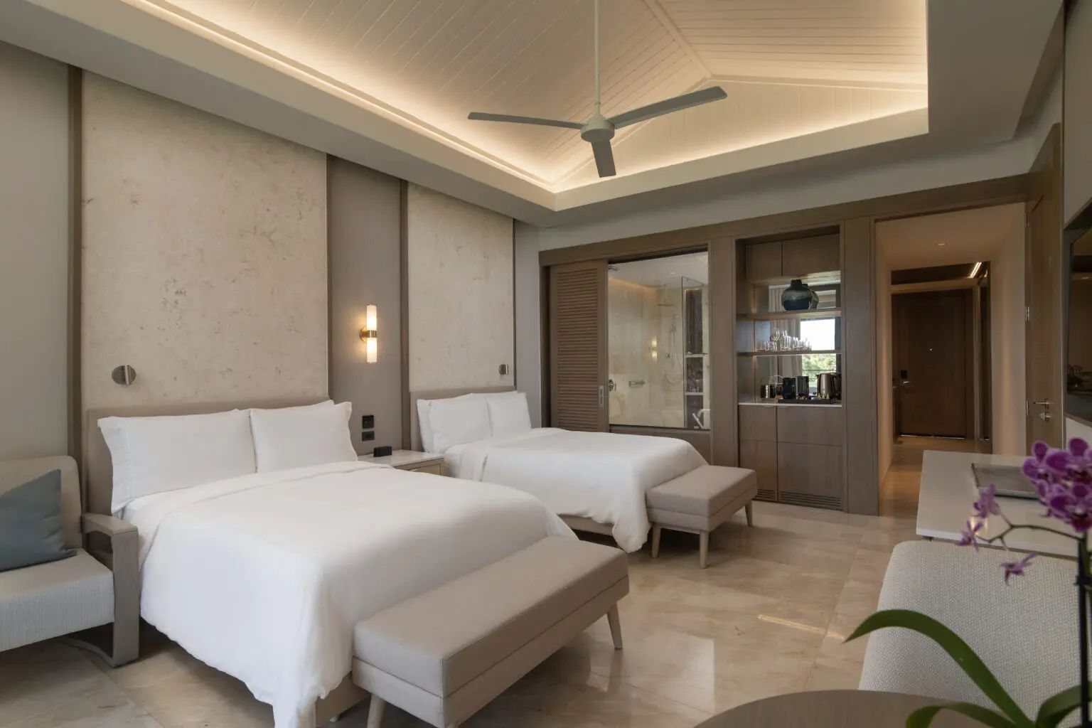 Premier Jr. Suite room