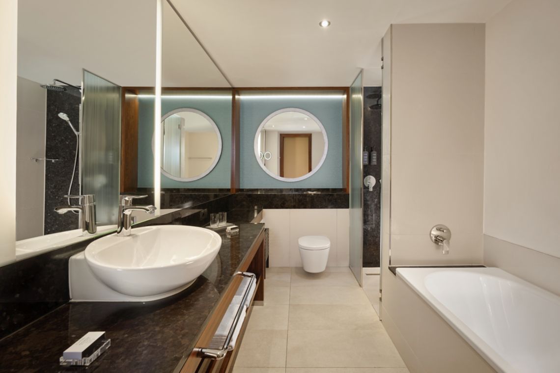 Junior Suite Golf/Pool room