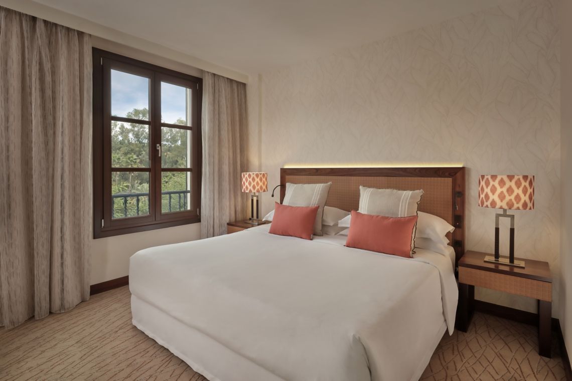 Junior Suite Golf/Pool room