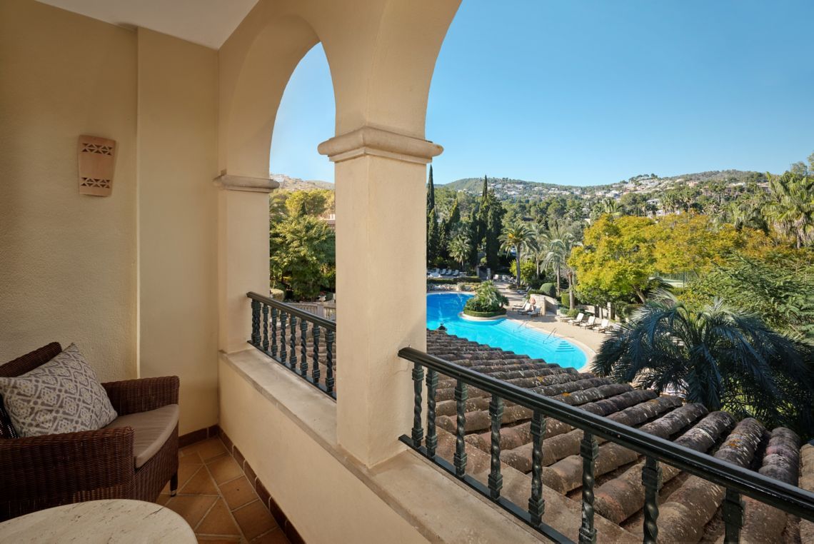 Junior Suite Golf/Pool room