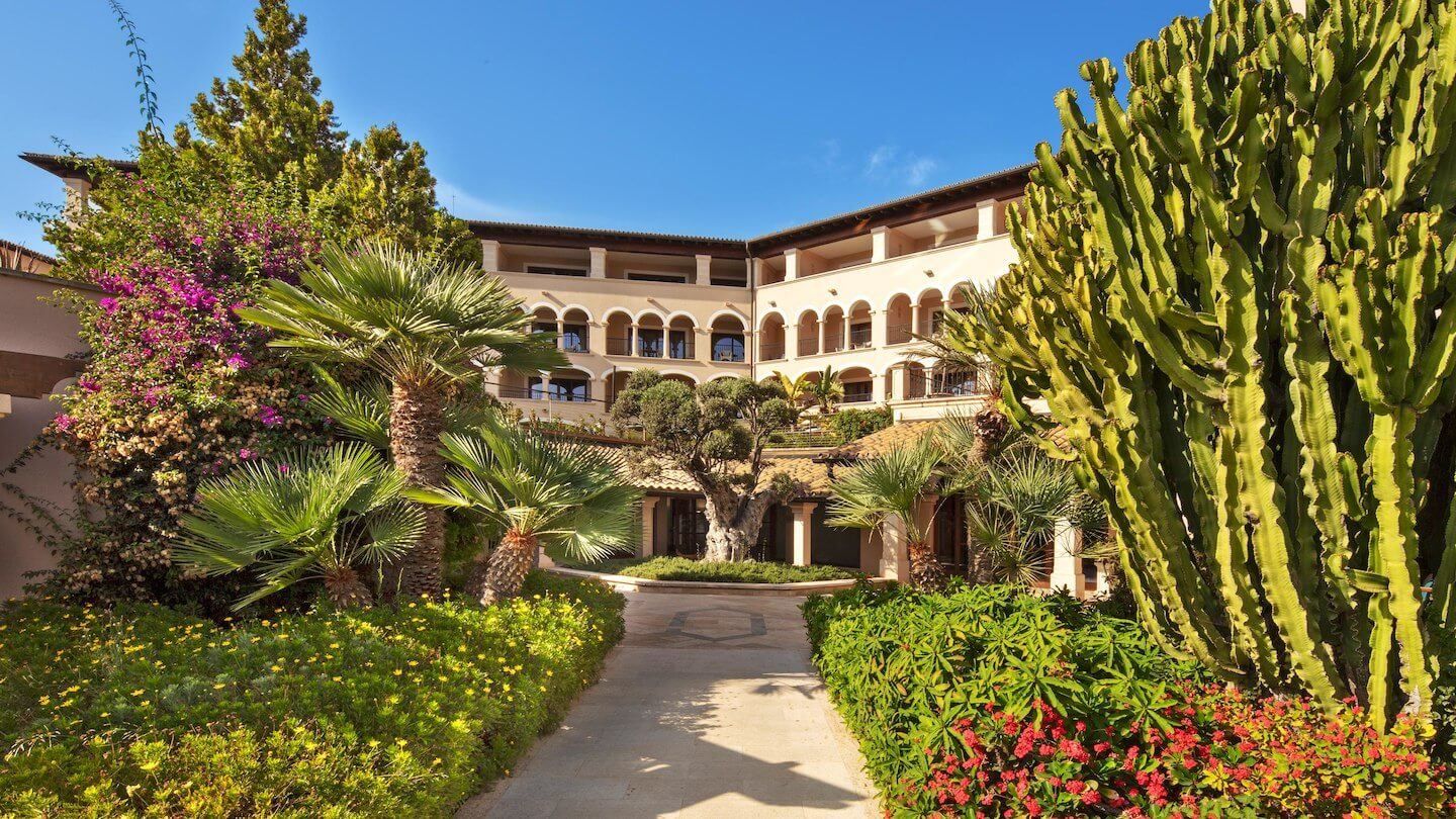 Travel package cover picture