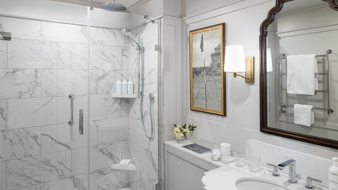 Suite with Lounge and Garden View room