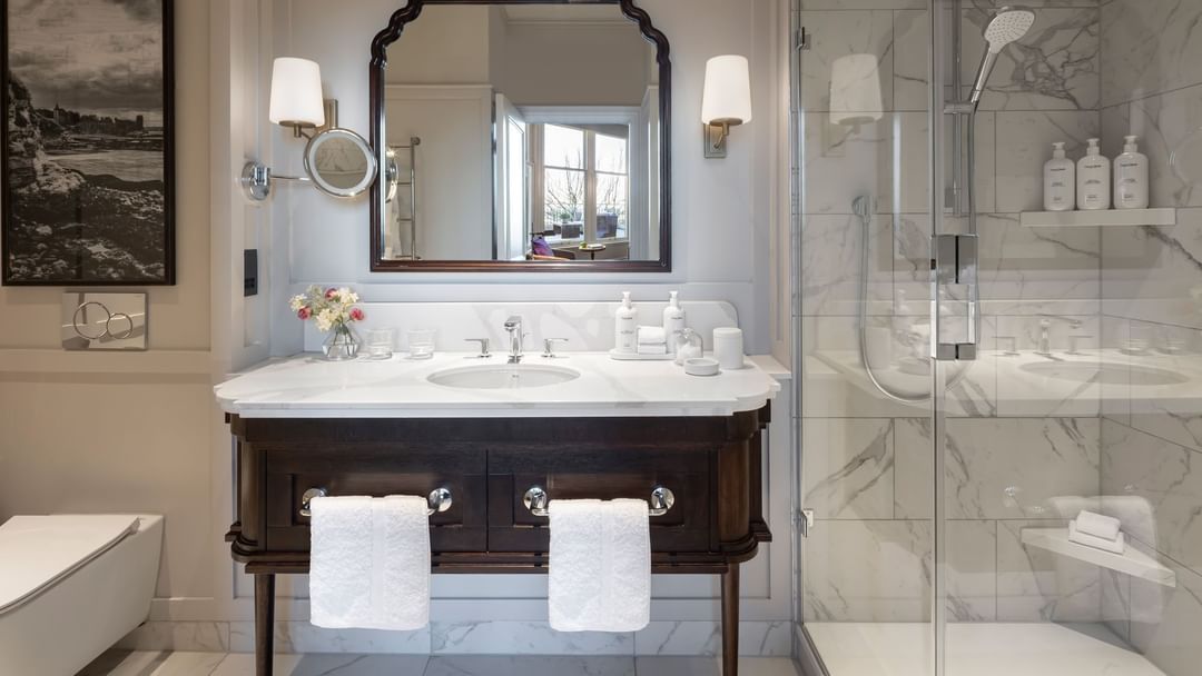 Junior Suite with Garden View room