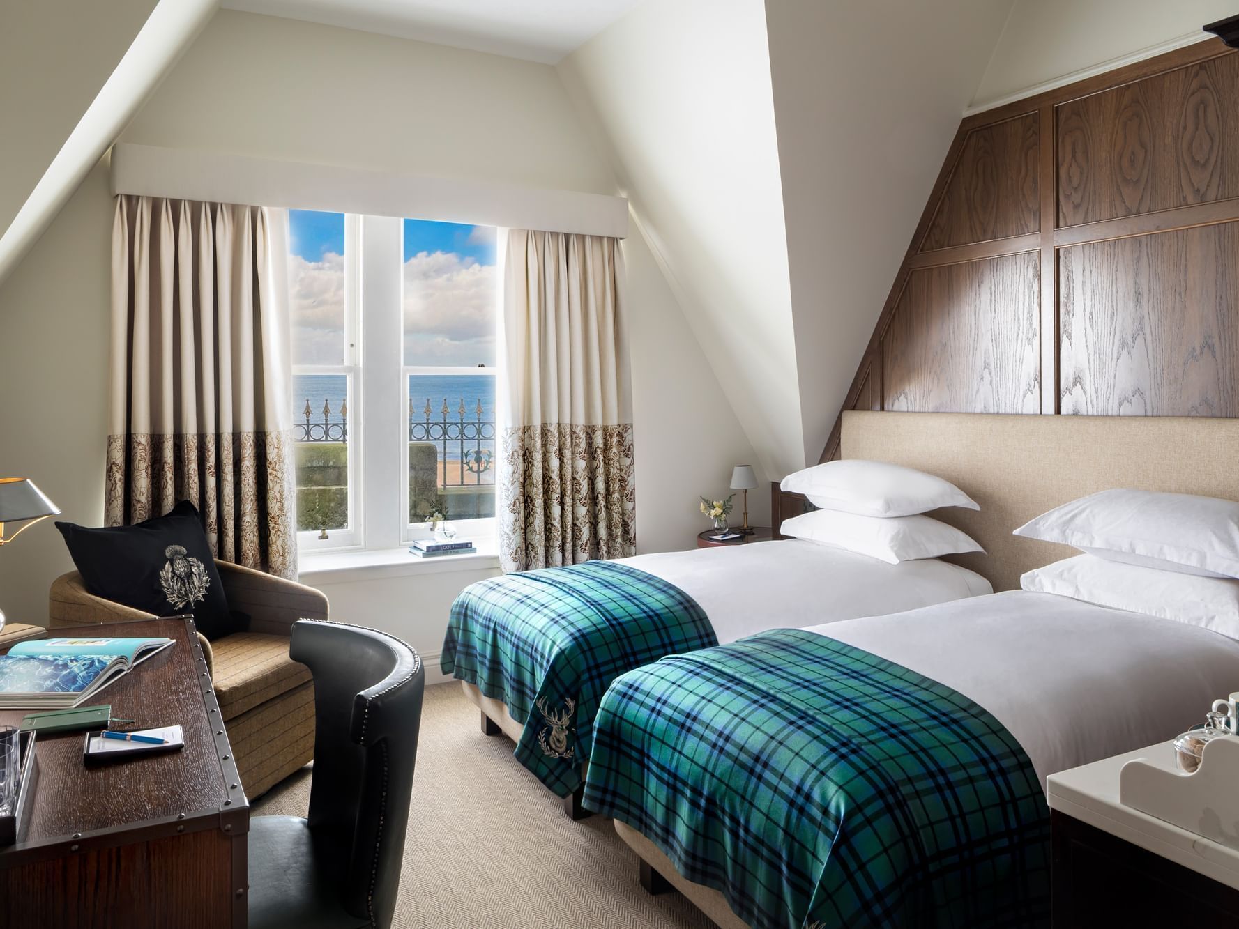 Deluxe Twin Room with Sea View room