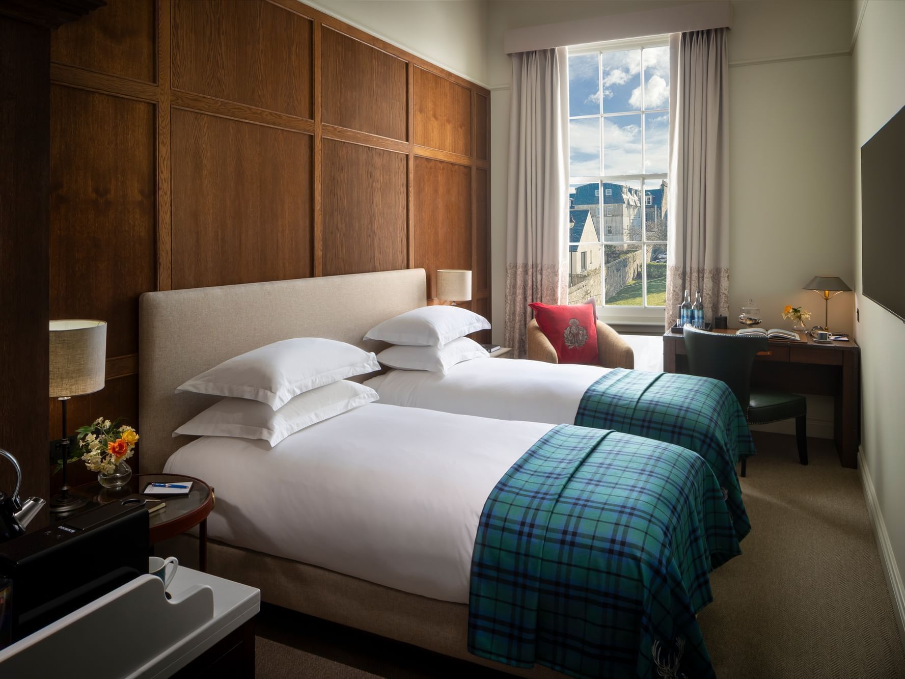 Deluxe Twin Room room