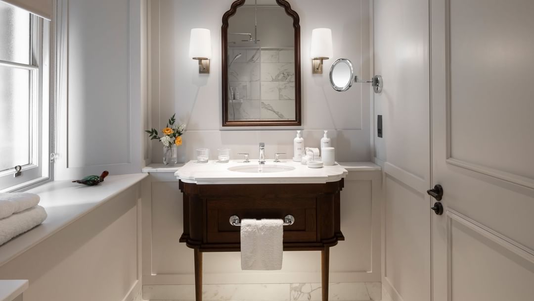 Deluxe Twin Room room